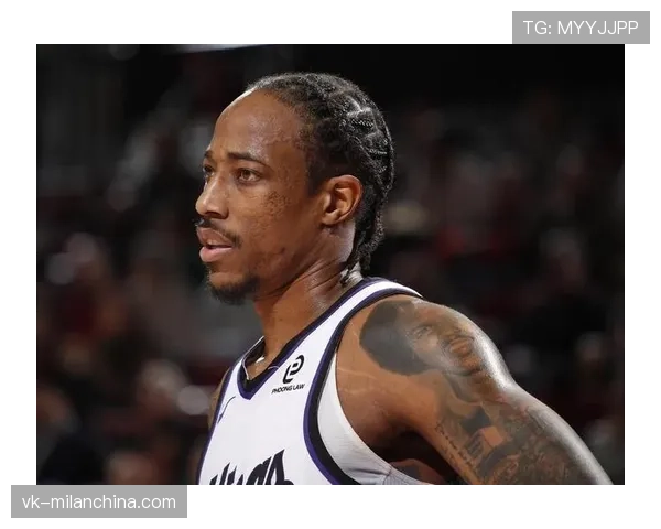 德罗赞关键时刻高效单打砍分 提升球队季后赛得分稳定性